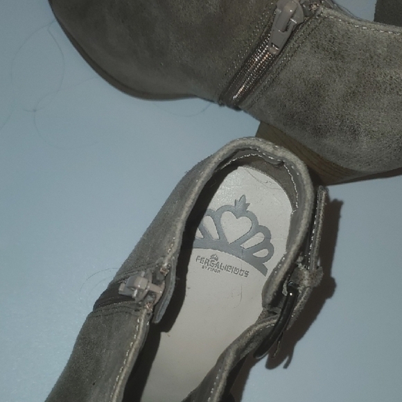 Stylish Tan Suede Like Ankle Booties Heeled Shoe Open Toe Womens Size 7.5 7-1/2 - Picture 8 of 10